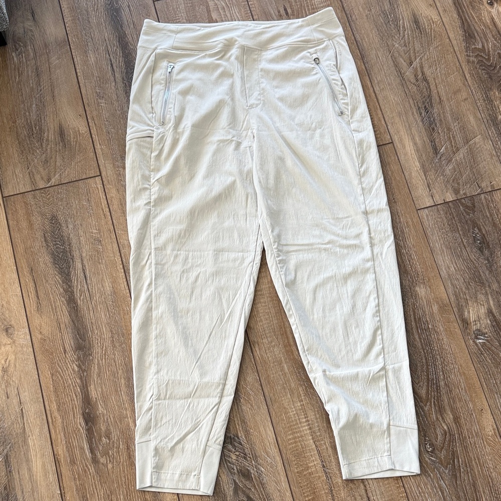 Women's Cream Ankle Pants